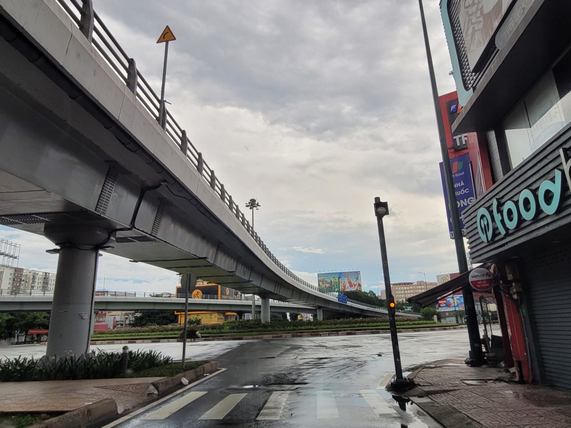 quan-doi-phong-toa11