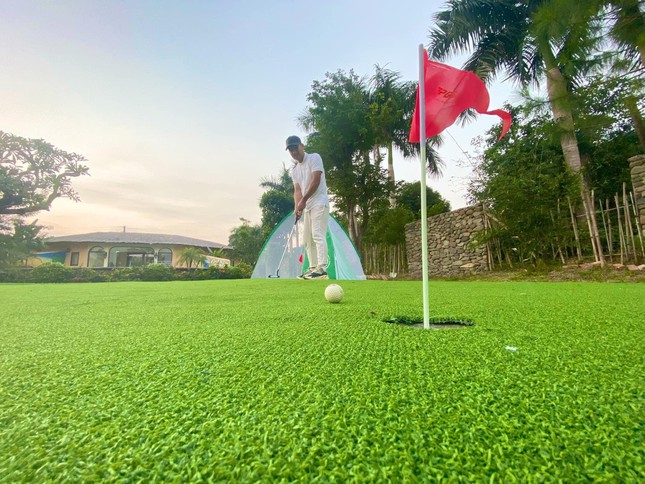 nha-mai-rom-co-san-golf17
