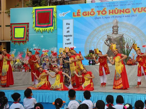 Nhiều trường tổ chức giỗ Tổ Hùng Vương để học sinh tìm hiểu cội nguồn