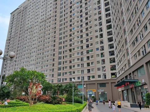 Trẻ nhỏ rơi chung cư: Lan can, cửa sổ như thế nào là an toàn?