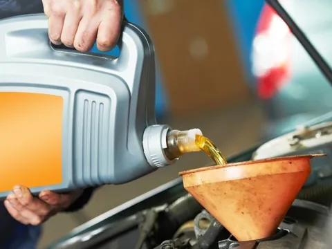 Tác dụng của việc thay dầu nhớt ô tô định kỳ