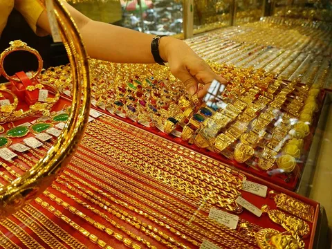 Giá vàng hôm nay (16/12): Tiếp tục tăng mạnh