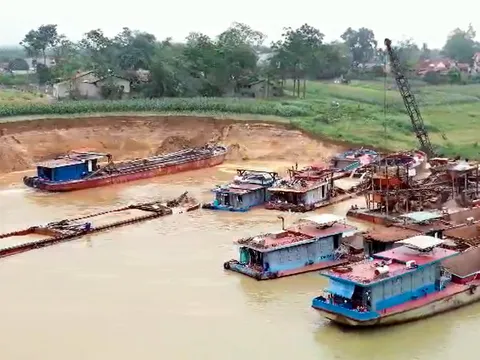 Phú Thọ: Cần giám sát hoạt động khai thác cát để Sông Lô thôi 'chảy máu'